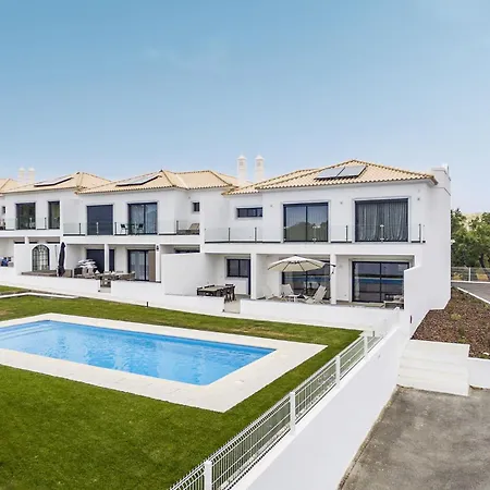 Elegant With Pool By Homing