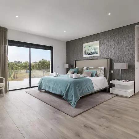 Elegant With Pool By Homing Hébergement de vacances Almancil